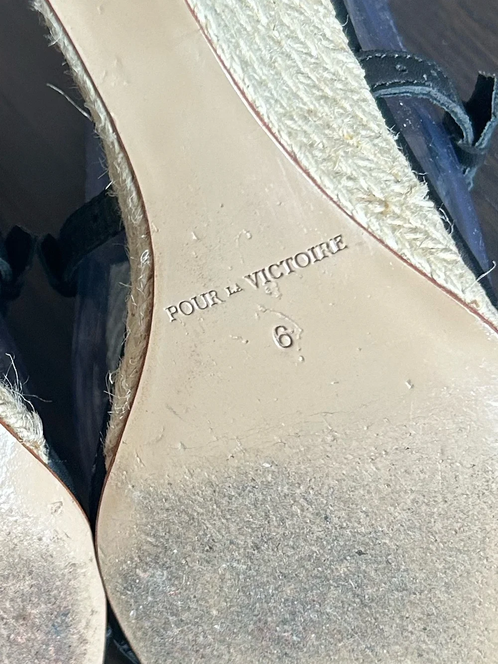 Pour La Victoire Betsy Black Leather Espadrille Wedge Sandals Size 6